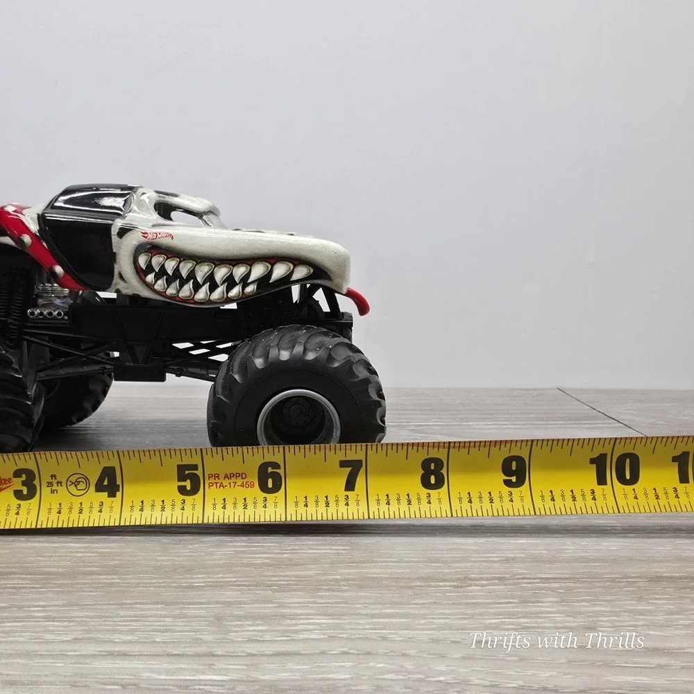 Hot Wheels Monster Jam Monster Mutt Dalmatian - 1:24 Scale‎ Truck
